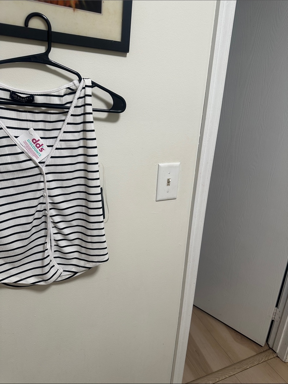 With breathable material Stried Black & White Sleeveless Button-Front Tank Top